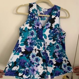 Women’s Sleeveless shirt